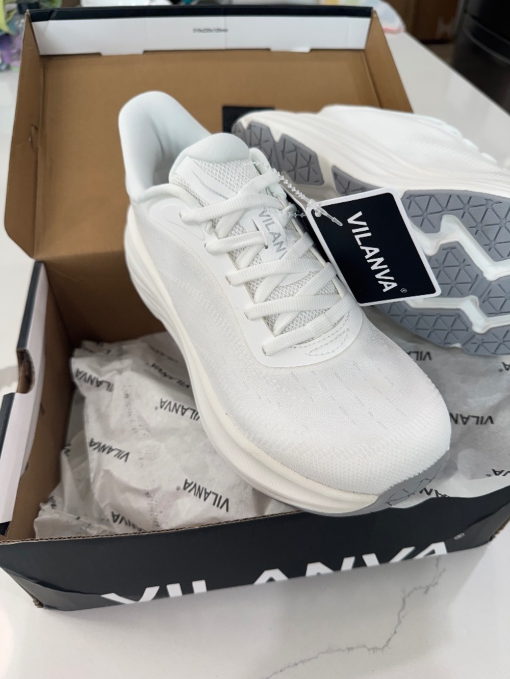 Vilanva White shoes